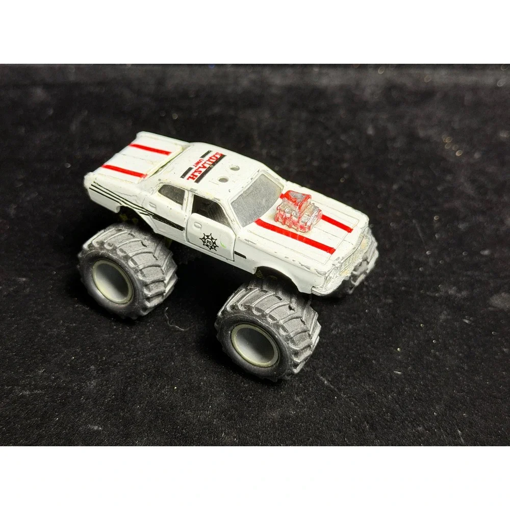 Vintage Yatming SQUASH Unit-Super Sedan, Monster Truck, Diecast White 1/64 85003